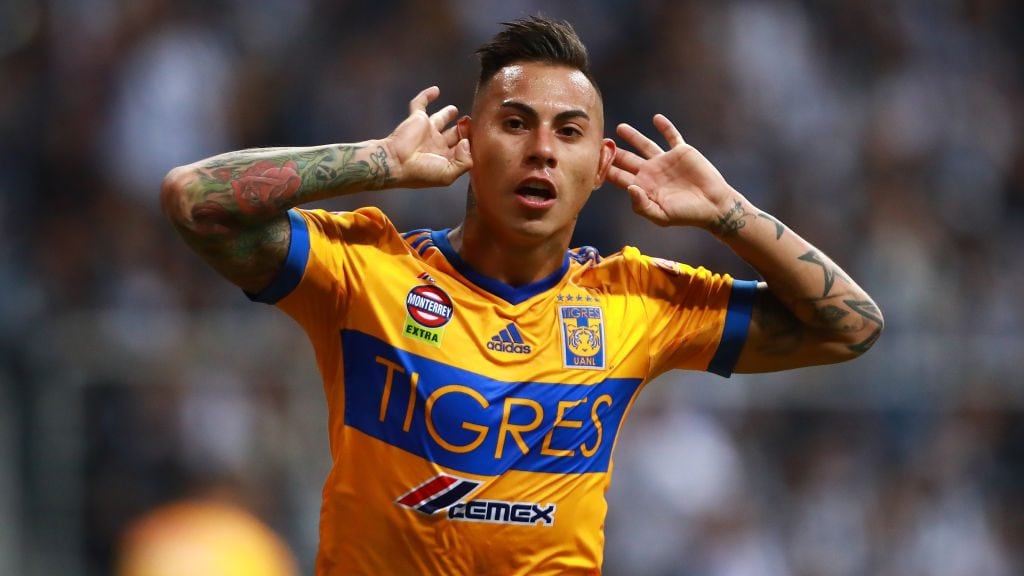 MONTERREY, MEXICO - DECEMBER 10: Eduardo Vargas of Tigres celebrates after scoring the first goal of his team during the second leg of the Torneo Apertura 2017 Liga MX final between Monterrey and Tigres UANL at BBVA Bancomer Stadium on December 10, 2017 in Monterrey, Mexico. (Photo by Hector Vivas/Getty Images)