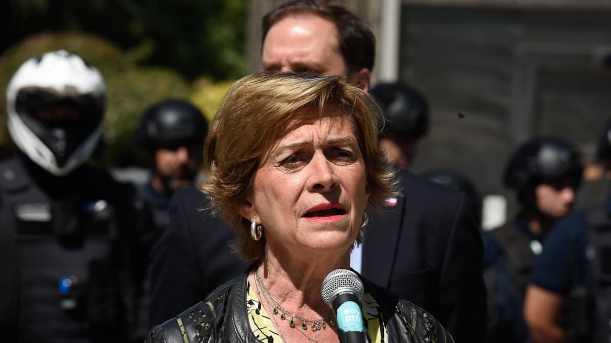 Evelyn Matthei reprocha dichos de Jeannette Jara sobre Cuba: “No es una democracia bajo ningún punto de vista”