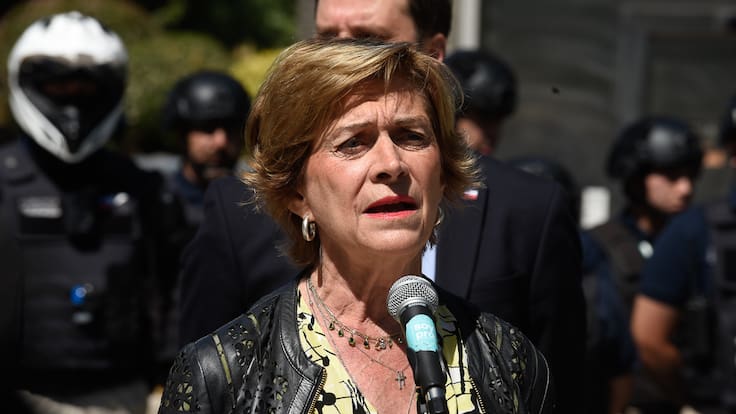 Evelyn Matthei reprocha dichos de Jeannette Jara sobre Cuba: “No es una democracia bajo ningún punto de vista”