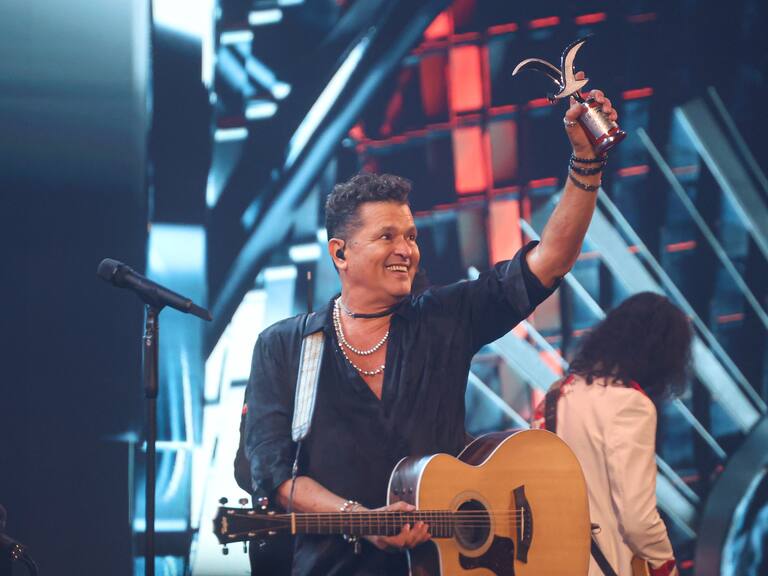 25 DE FEBRERO DE 2025 / VIÑA DEL MAR
Carlos Vives recibe la Gaviota de Plata, durante el 64 Festival Internacional de la Canción Viña 2025 en la Quinta Vergara.
FOTO: SEBASTIÁN RÍOS MORALES/AGENCIAUNO