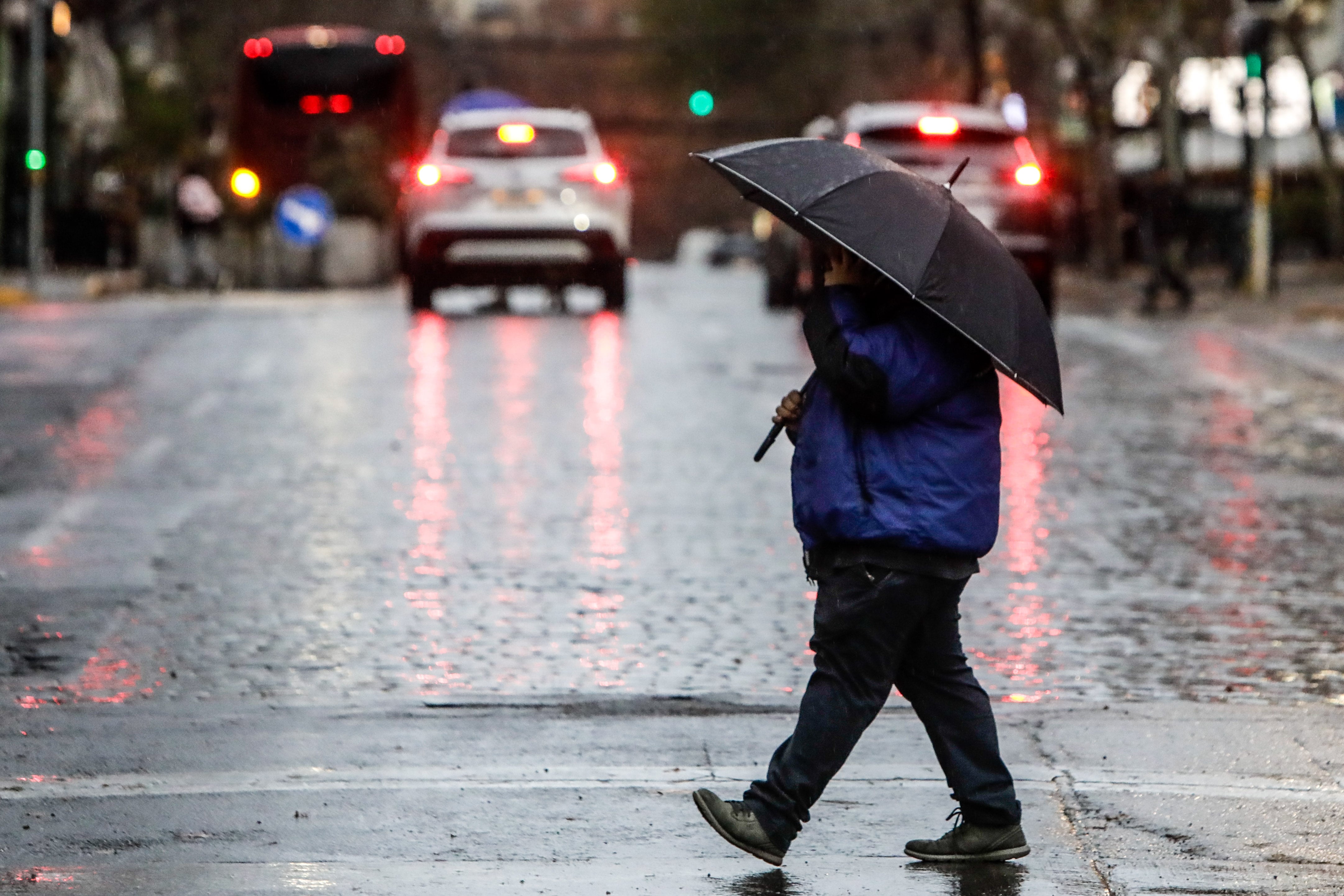 🌧️ | El tren de sistemas frontales no se detiene: Santiago tendrá nuevas lluvias durante las próximas semanas