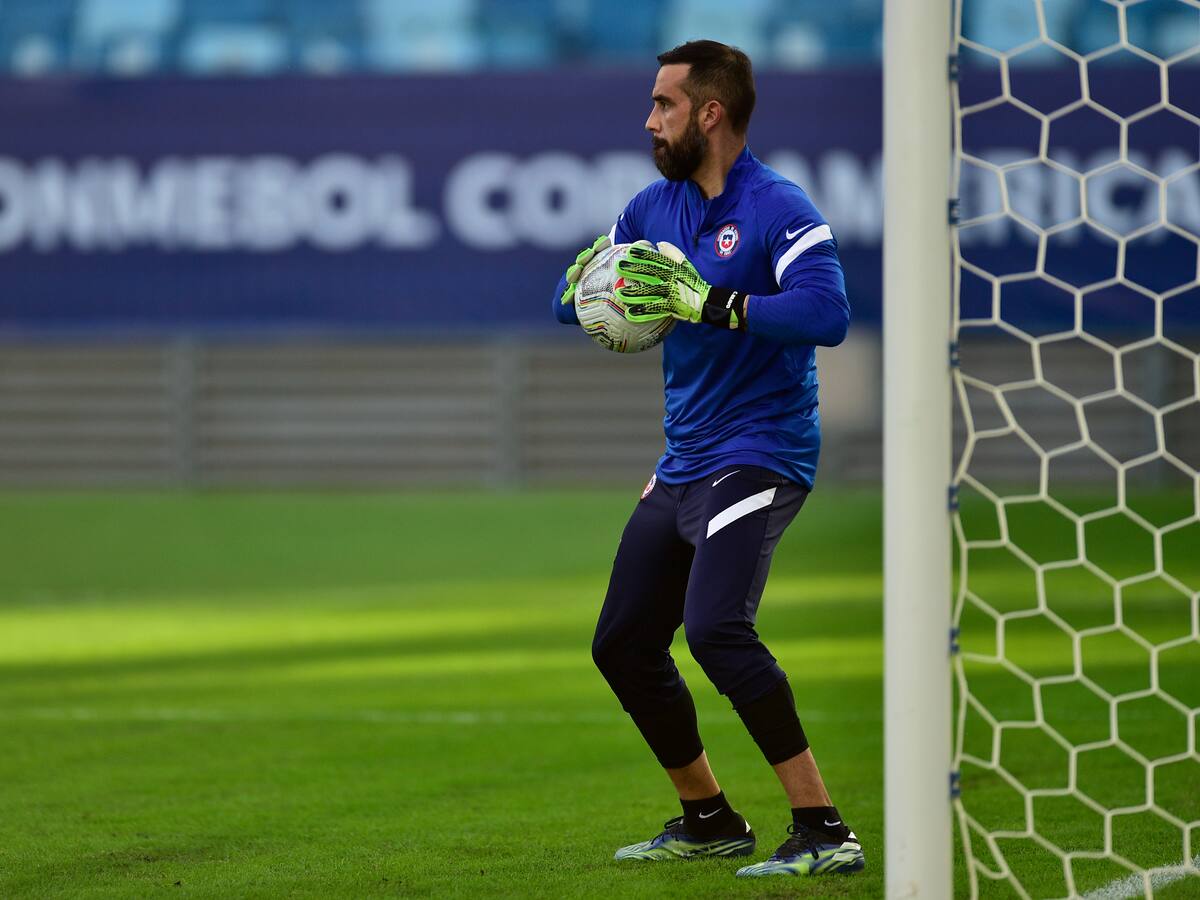 Claudio Bravo será citado por Ricardo Gareca en su primera nómina de La Roja