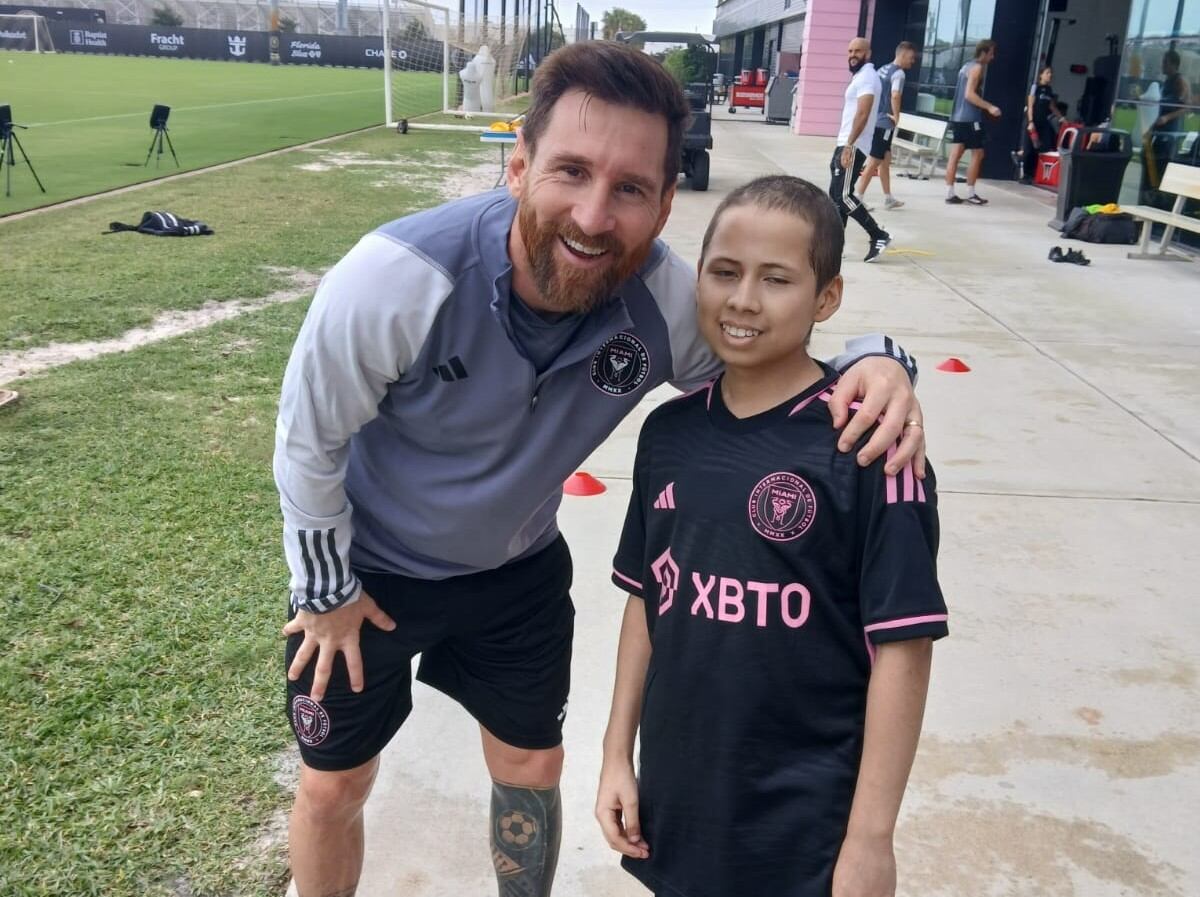 No existen los imposibles: niño chileno que padece cáncer cumplió su sueño de conocer a Lionel Messi | Cedida ADN