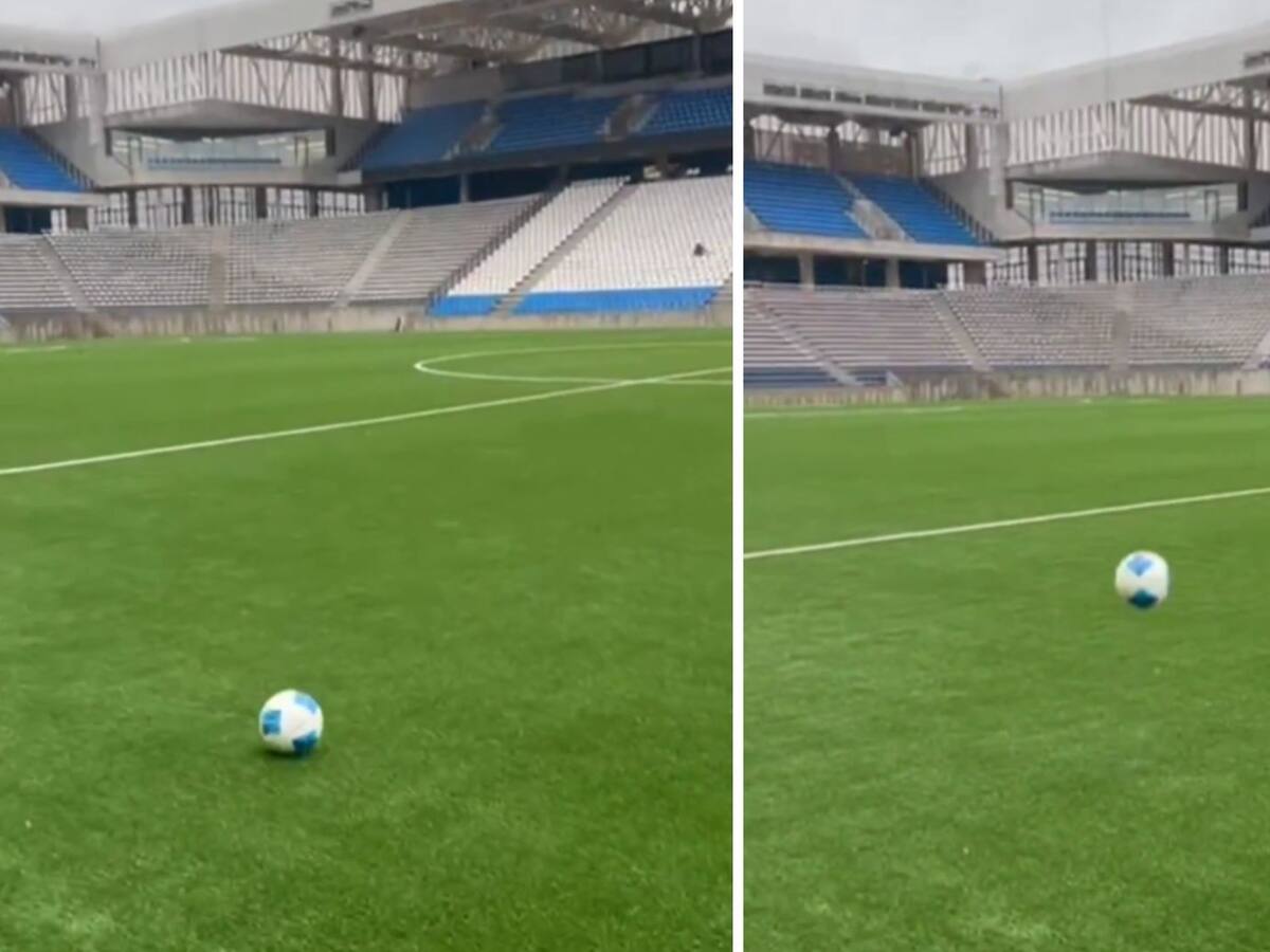 “¡Cómo rueda esa pelota!”: La UC pone a prueba la cancha del Claro Arena bajo la lluvia