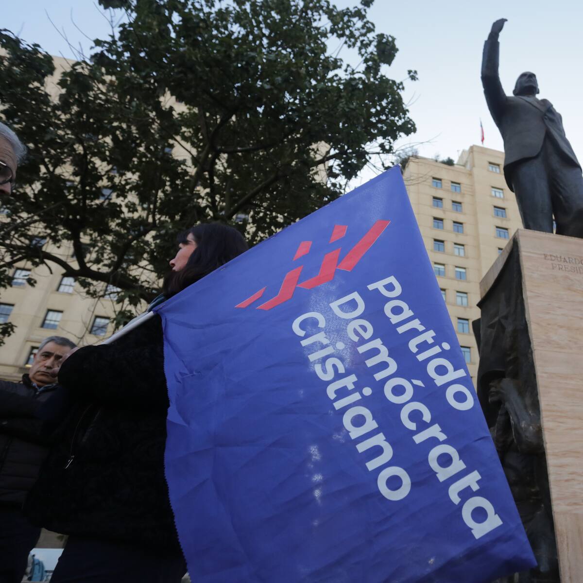 Tras la renuncia de Huenchumilla: la estrategia de la DC para evitar una acefalía antes de las elecciones internas