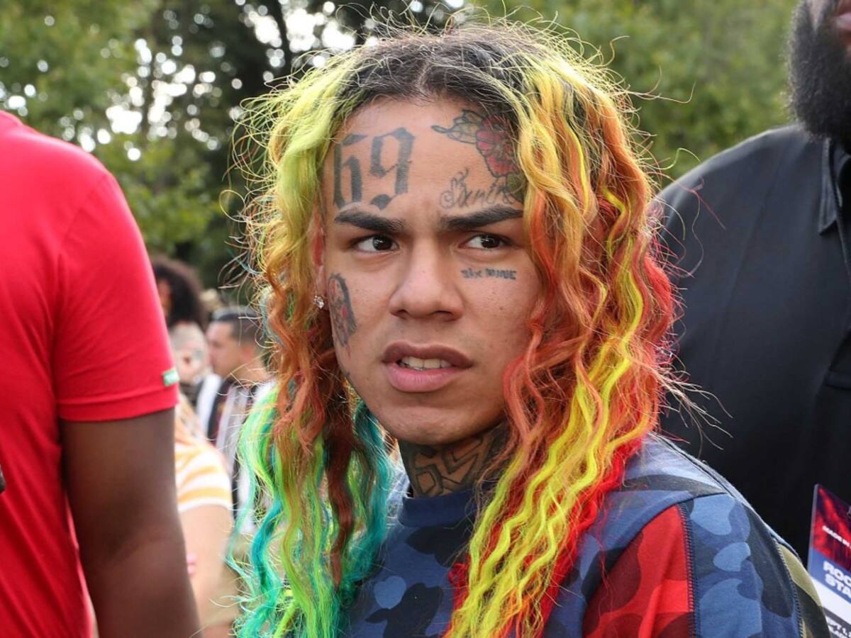 Tekashi 6ix9ine protagonizó fuerte pelea con otro rapero fuera de un club nocturno