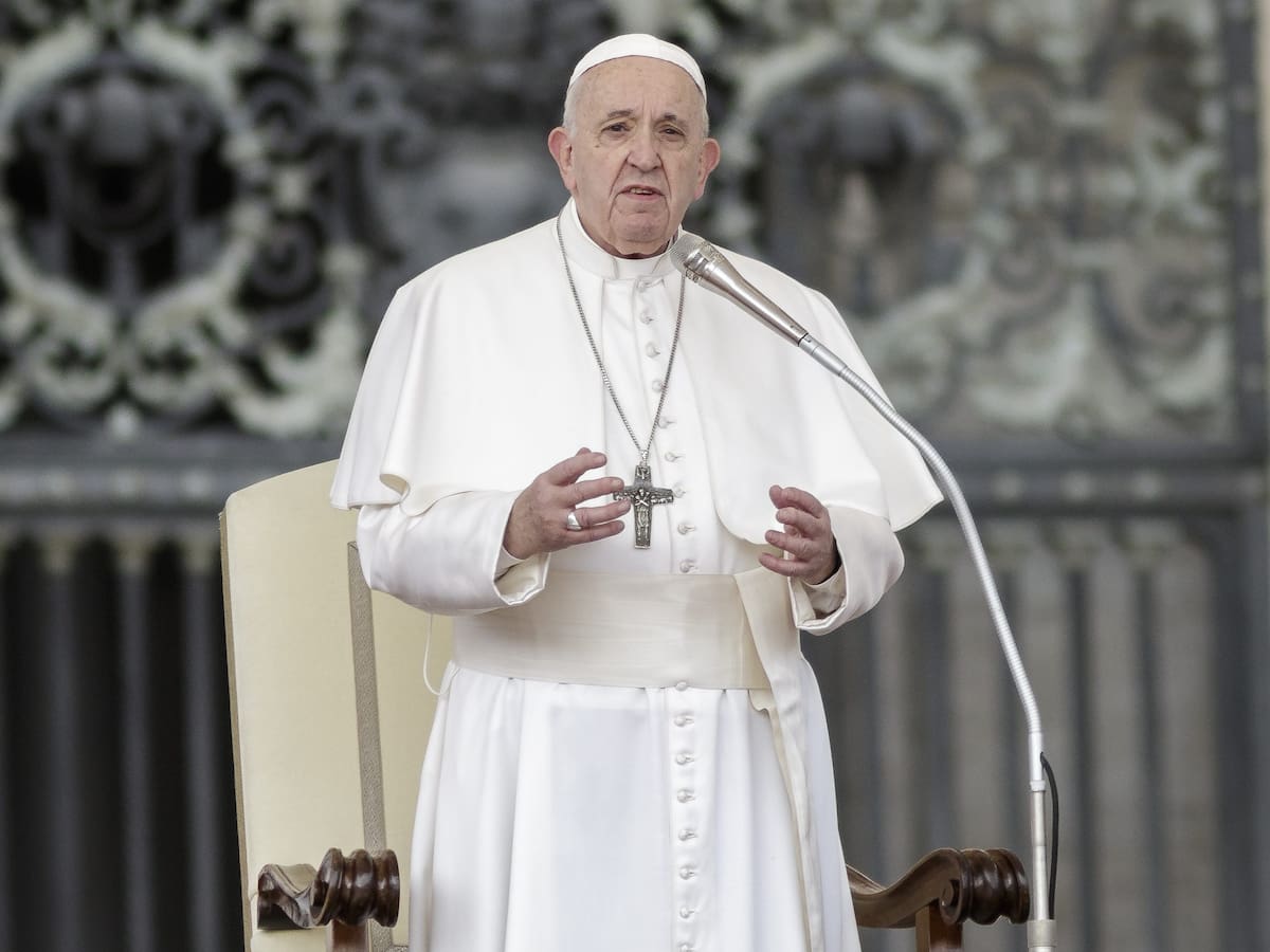 Papa Francisco reconoció haber tenido dudas en torno a su fe en Dios y cuestionó despidos por coronavirus