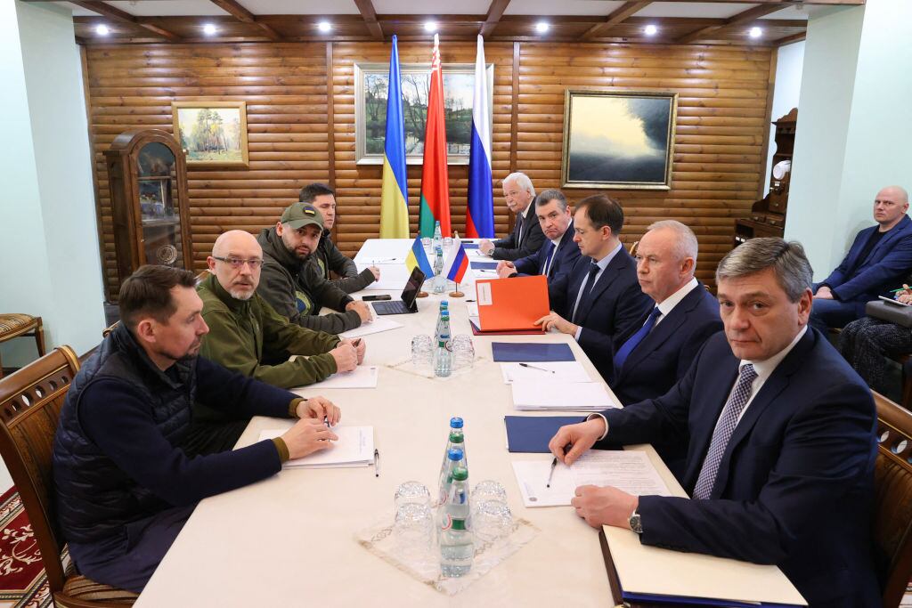 Las delegaciones de Ucrania y Rusia negocian en Bielorrusia