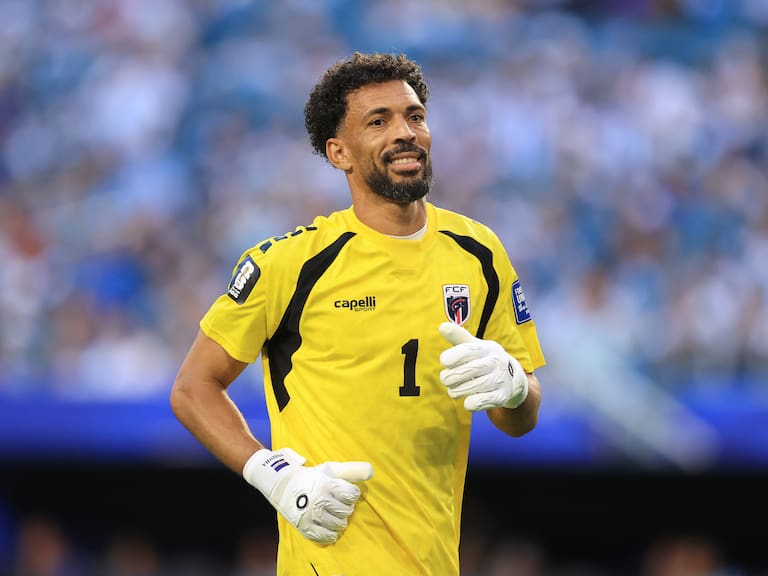“Sé que me quieren”: Vozinha y su diálogo con hincha chileno ante su eventual llegada a Colo Colo