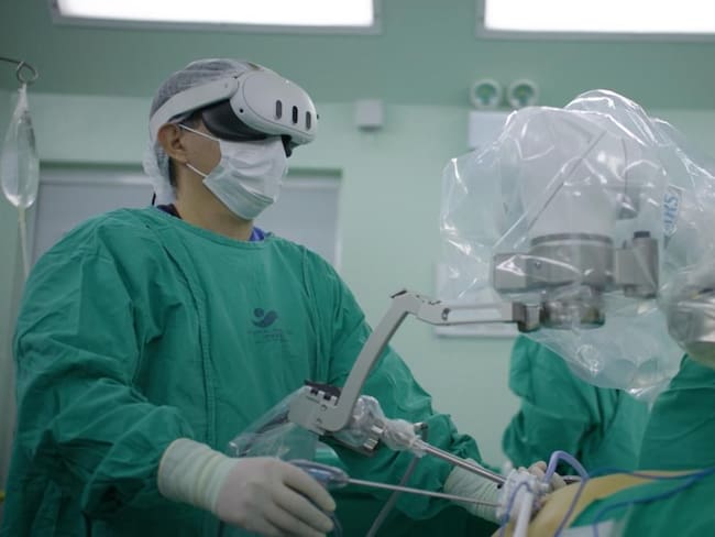 Fue realizada en Chile: las imágenes de la primera cirugía del mundo con Realidad Aumentada
