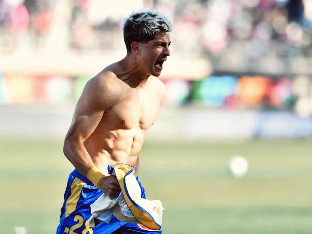 “Me retiro del fútbol profesional... Es un día duro, hay mucha nostalgia, pero quería que este fuera mi último club”