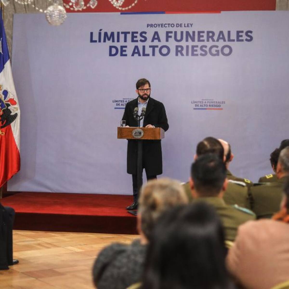 Aforo limitado y en un máximo de 24 horas: Presidente Boric presenta proyecto que restringe los «narco funerales»