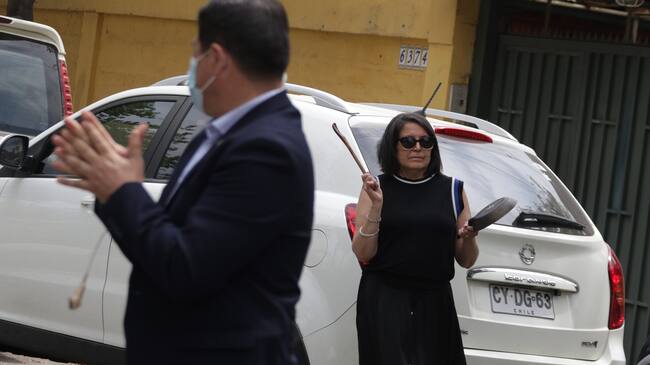 Vecinos de La Reina funaron actividad del Presidente por plebiscito