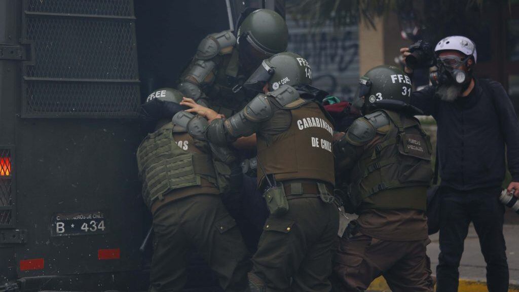 31 de Octubre del 2019/CONCEPCION
Incidentes en el centro de Concepcion, manifestantes se enfrentan a Fuerzas Especiales de Carabineros
FOTO:AGENCIAUNO