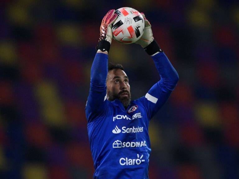 Claudio Bravo descartó haber puesto en duda su presencia en la selección chilena