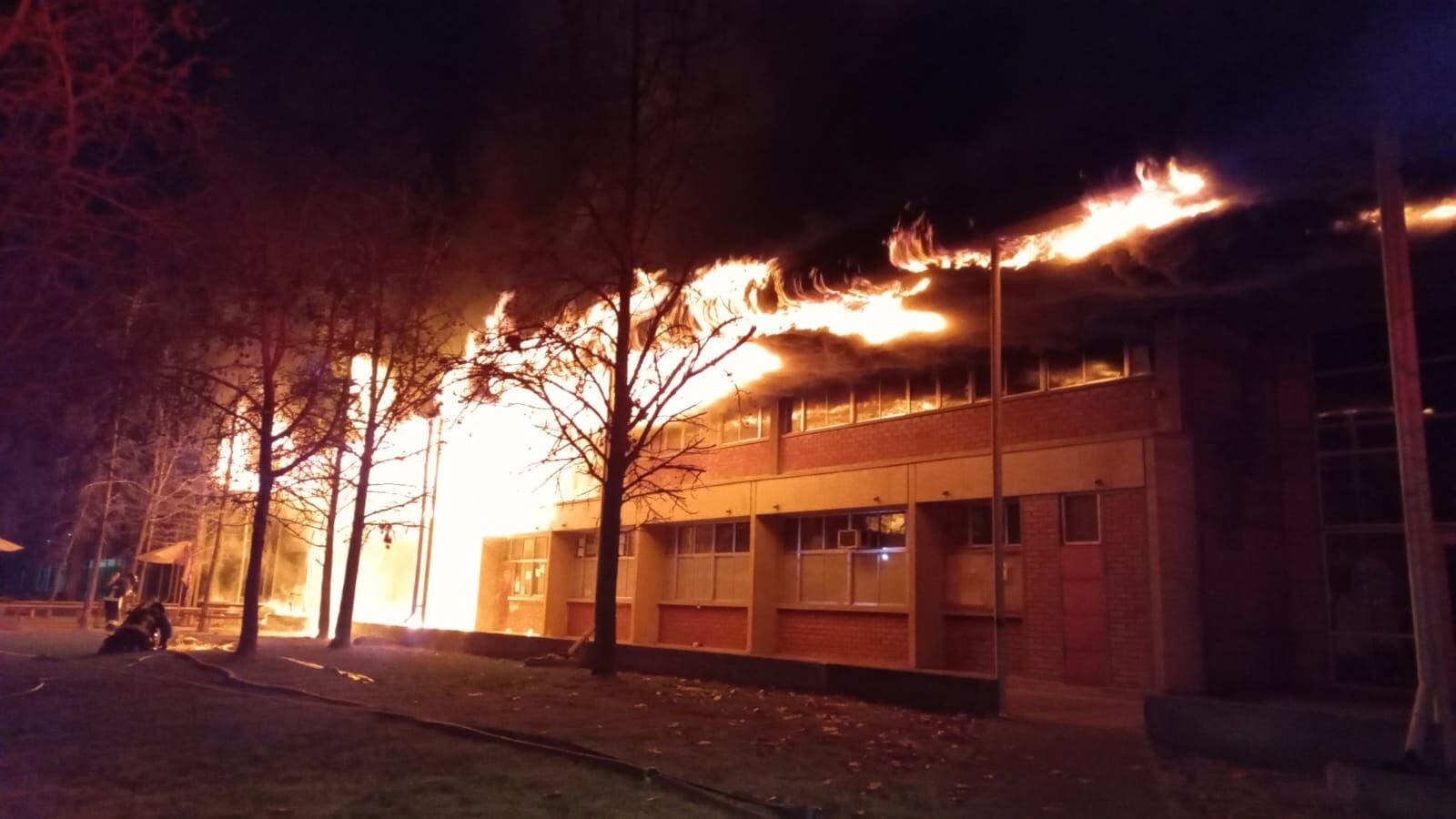 Se registra incendio en Campus San Joaquín de la Universidad Católica