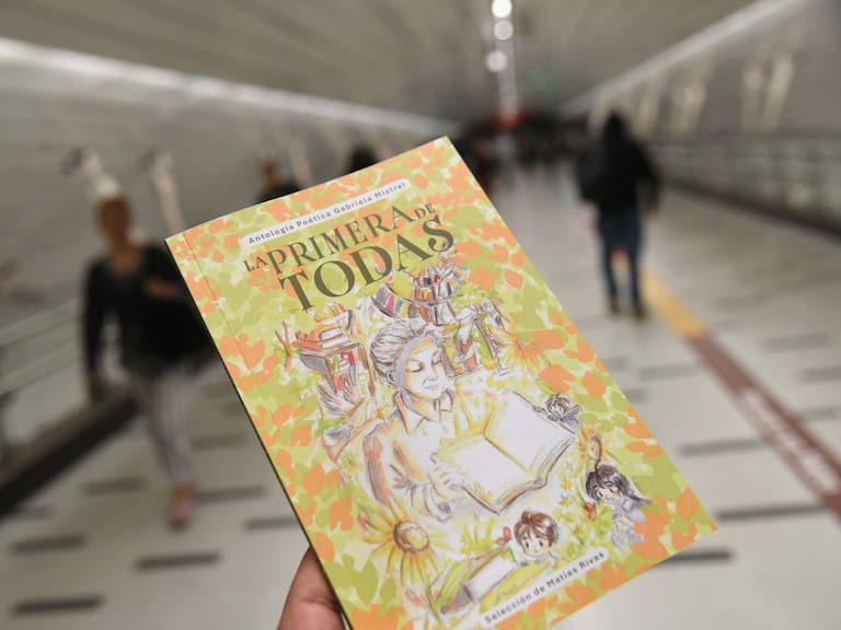 Conmemoran los 80 años del Nobel de Gabriela Mistral con 100 mil ejemplares gratis de su antología “La Primera de Todas”: dónde conseguirlo