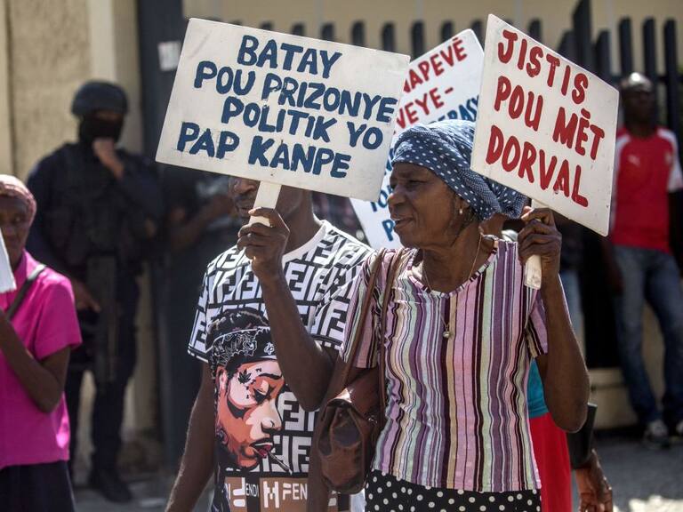 Protesta contra el gobierno interino en Puerto Príncipe