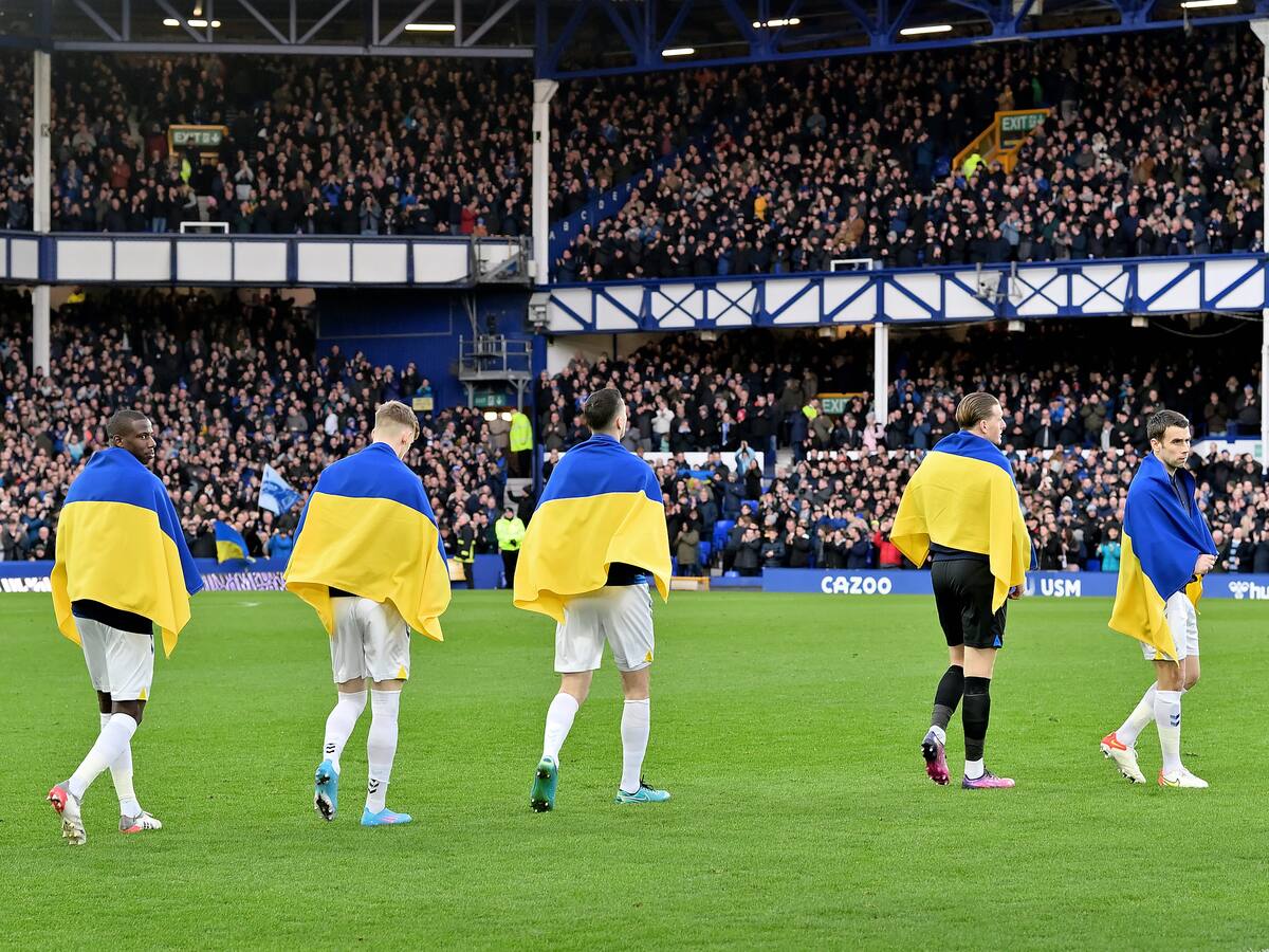 Los clubes de la Premier League portarán brazaletes con la bandera de Ucrania este fin de semana