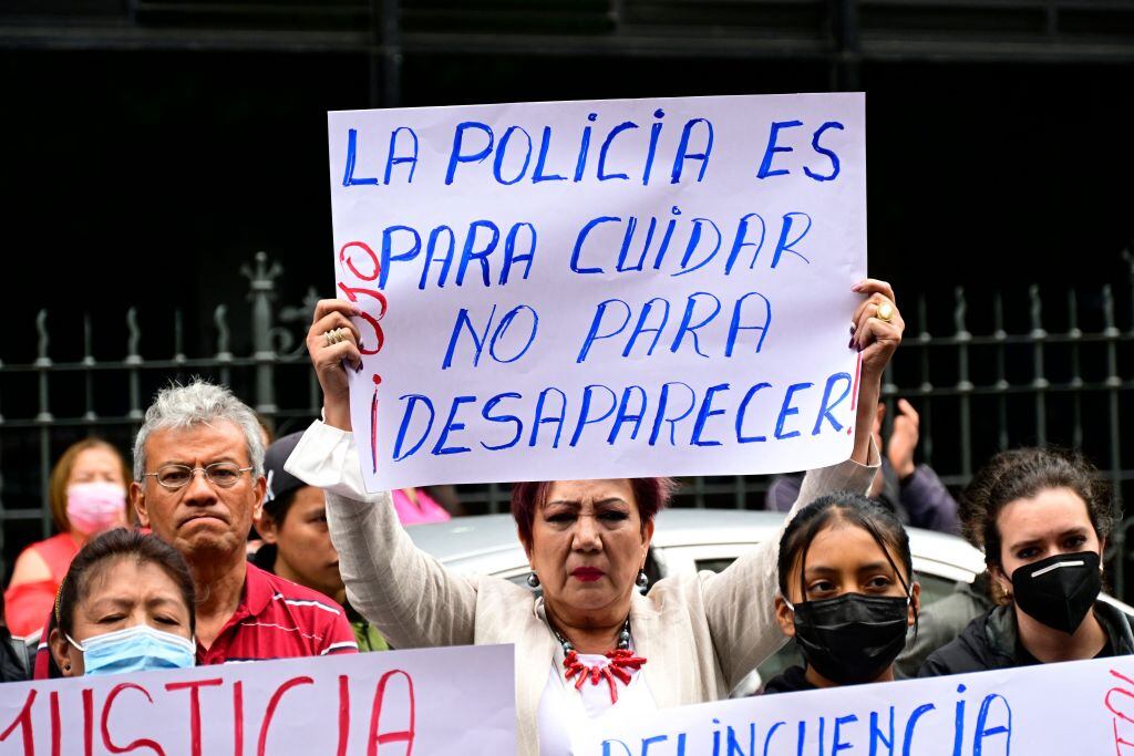 Mujeres piden justicia en el femicidio de María Belén Bernal en Ecuador