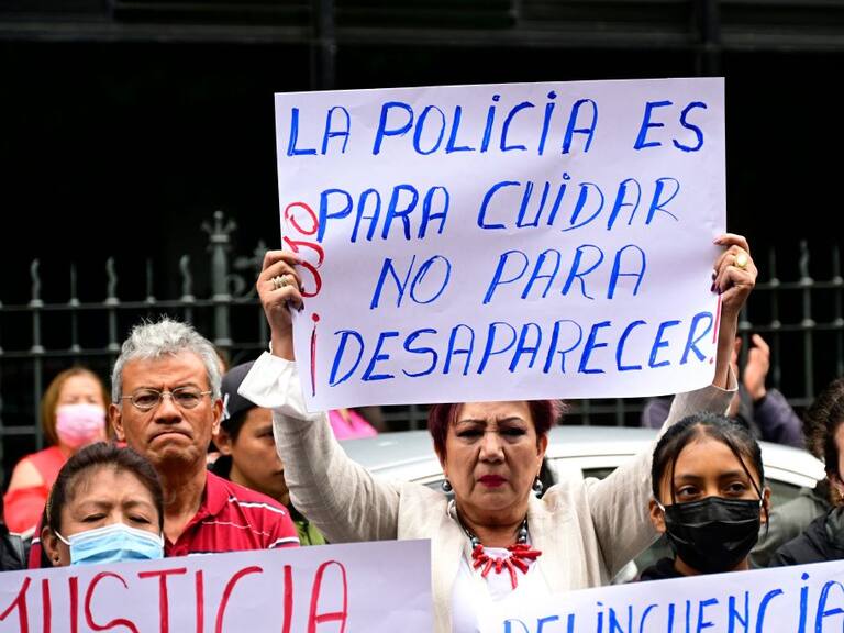 Mujeres piden justicia en el femicidio de María Belén Bernal en Ecuador