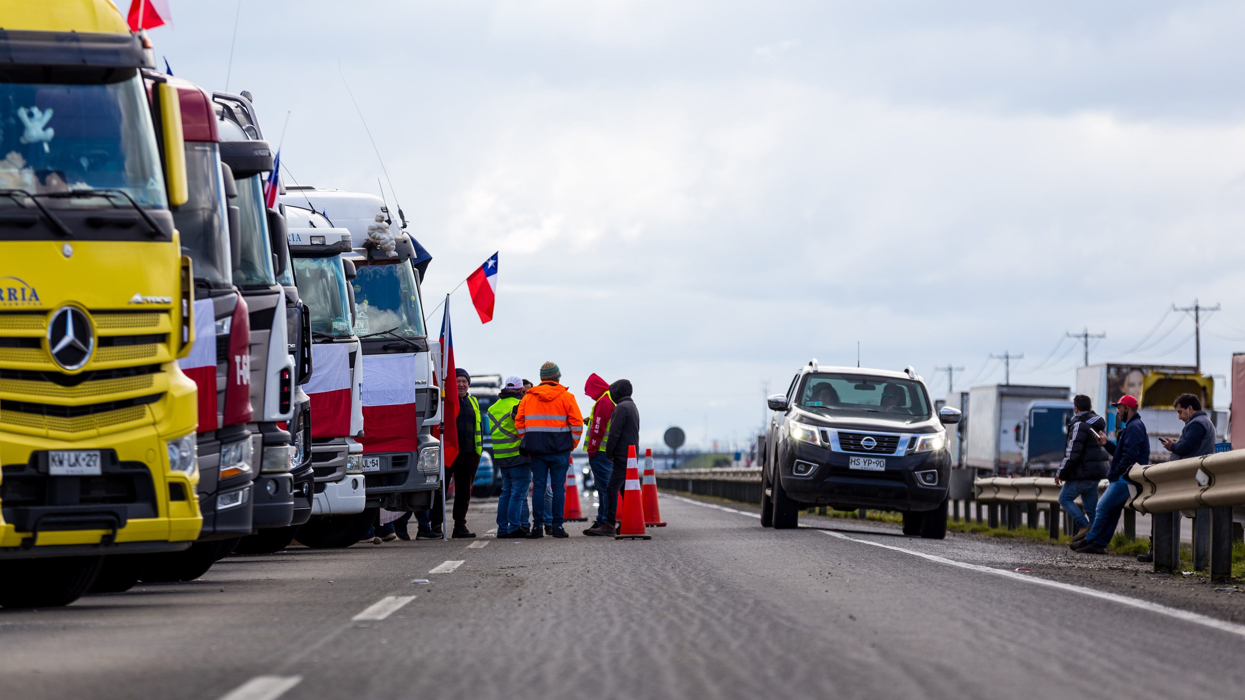 Continúa el paro de camioneros