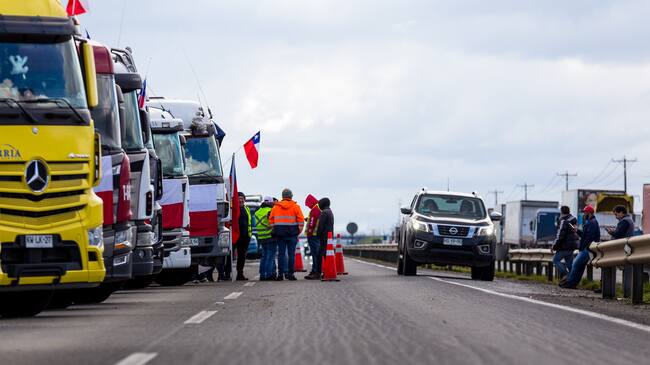 Continúa el paro de camioneros