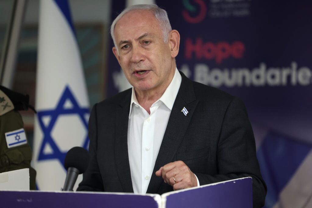 El primer ministro de Israel, el ultraderechista Benjamin Netanyahu, habla ante la prensa.