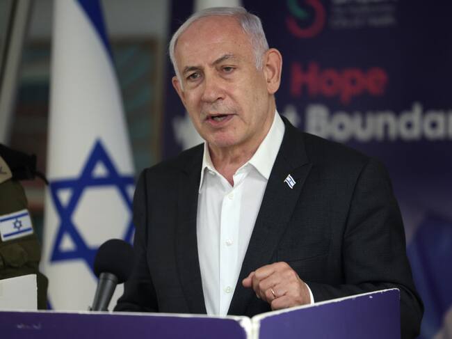 El primer ministro de Israel, el ultraderechista Benjamin Netanyahu, habla ante la prensa.