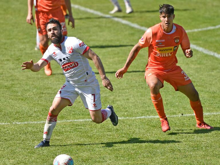 20 Septiembre 2020 / VALDIVIAEn el parque municipal se jugo el partido por la segunda división del futbol profesional entre Deportes Valdivia vs Cobreloa
FOTO. MIGUEL ANGEL BUSTOS / AGENCIA UNO