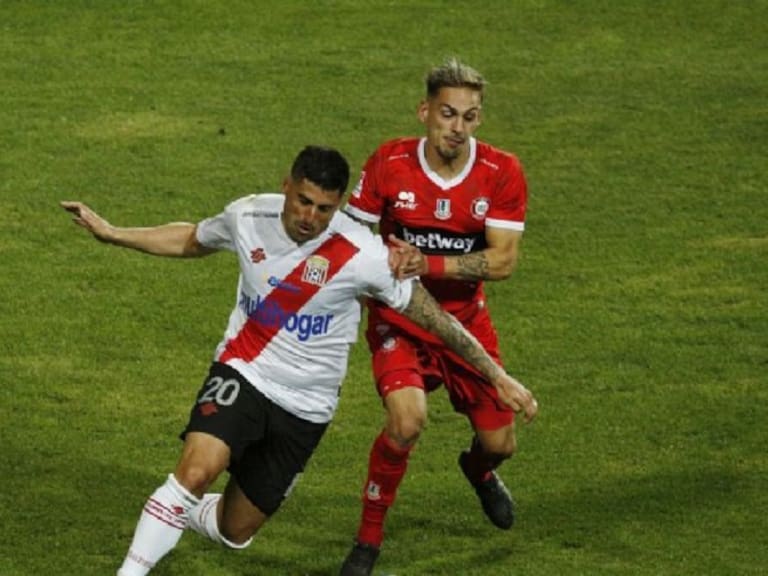 Curicó Unido se impuso sobre La Calera en La Granja y sigue soñando con arrebatarle a Colo Colo el título del Campeonato Nacional