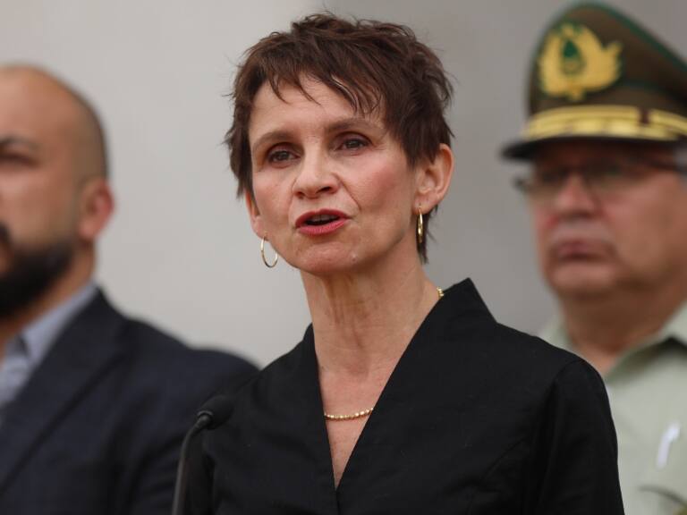 Gobierno se reúne con altos mandos de Carabineros y PDI ante últimos hechos de violencia en el país