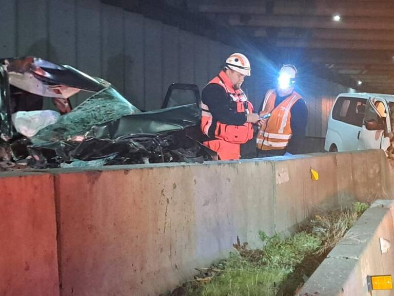 Mujer condujo ebria y en sentido contrario por la Costanera Norte: terminó herida tras colisión