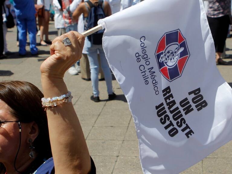 Colmed no descarta paralización por reajuste al sector público: acusan que propuesta es «discriminatoria»