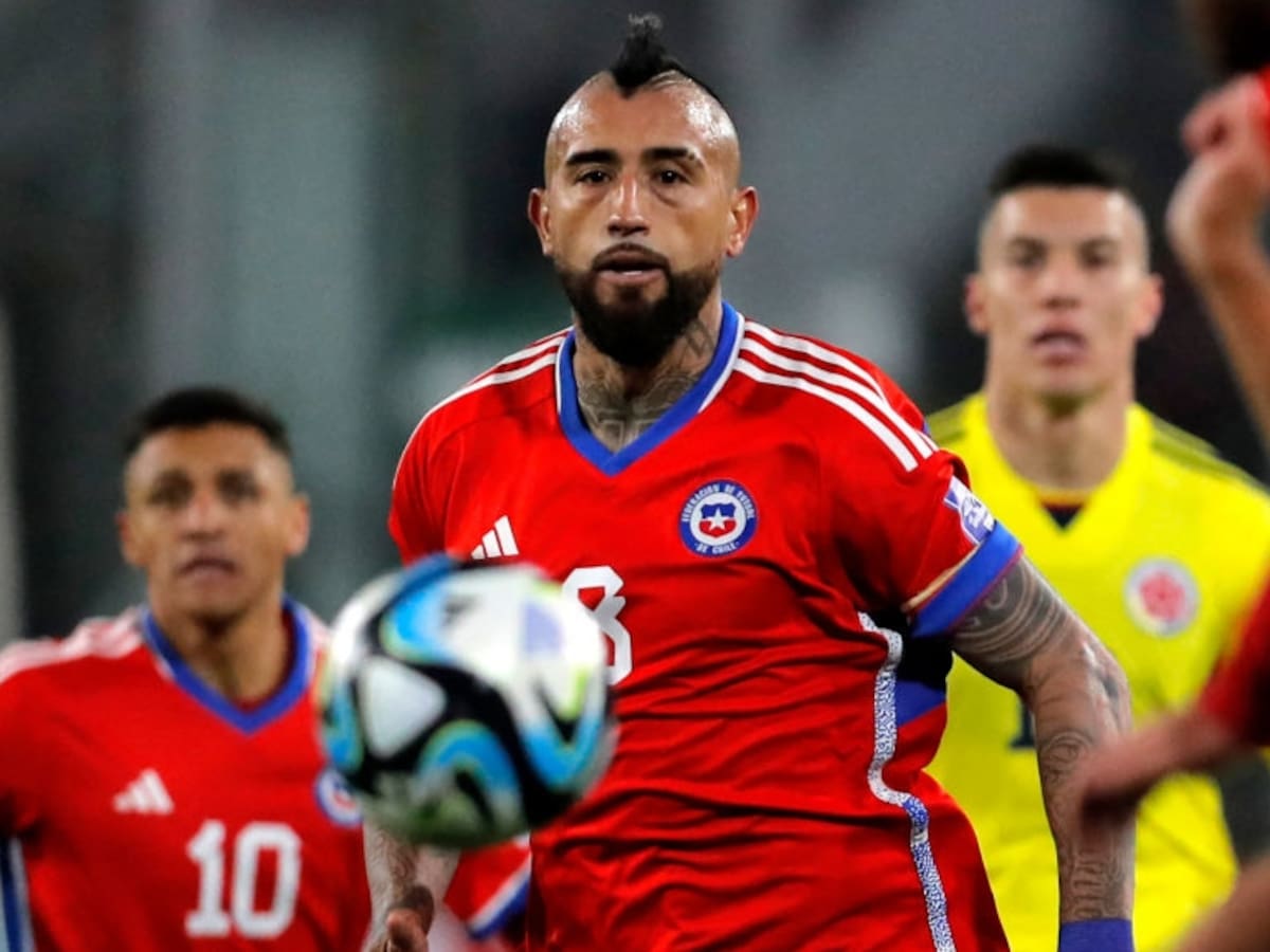 Arturo Vidal exculpa a Eduardo Berizzo por jugar lesionado ante Colombia: «Todo fue culpa mía»