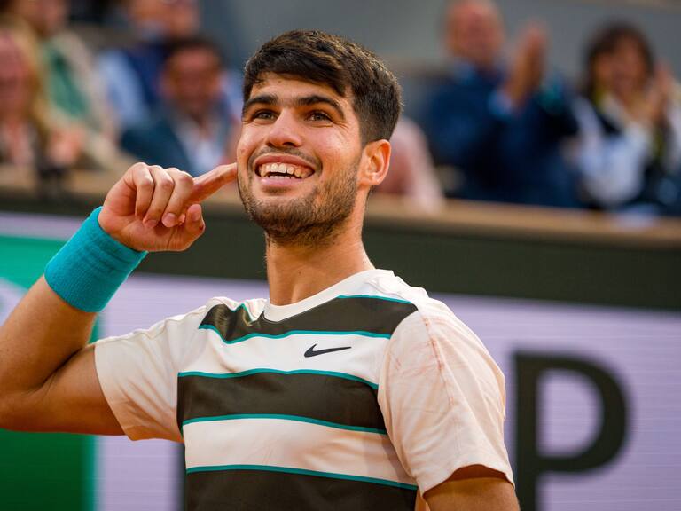 La millonaria cifra que se embolsó Carlos Alcaraz tras su histórica remontada en Roland Garros: festejo desatado en París