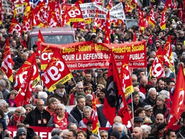 Francia: Reforma a las pensiones provoca masivas protestas en todo el país