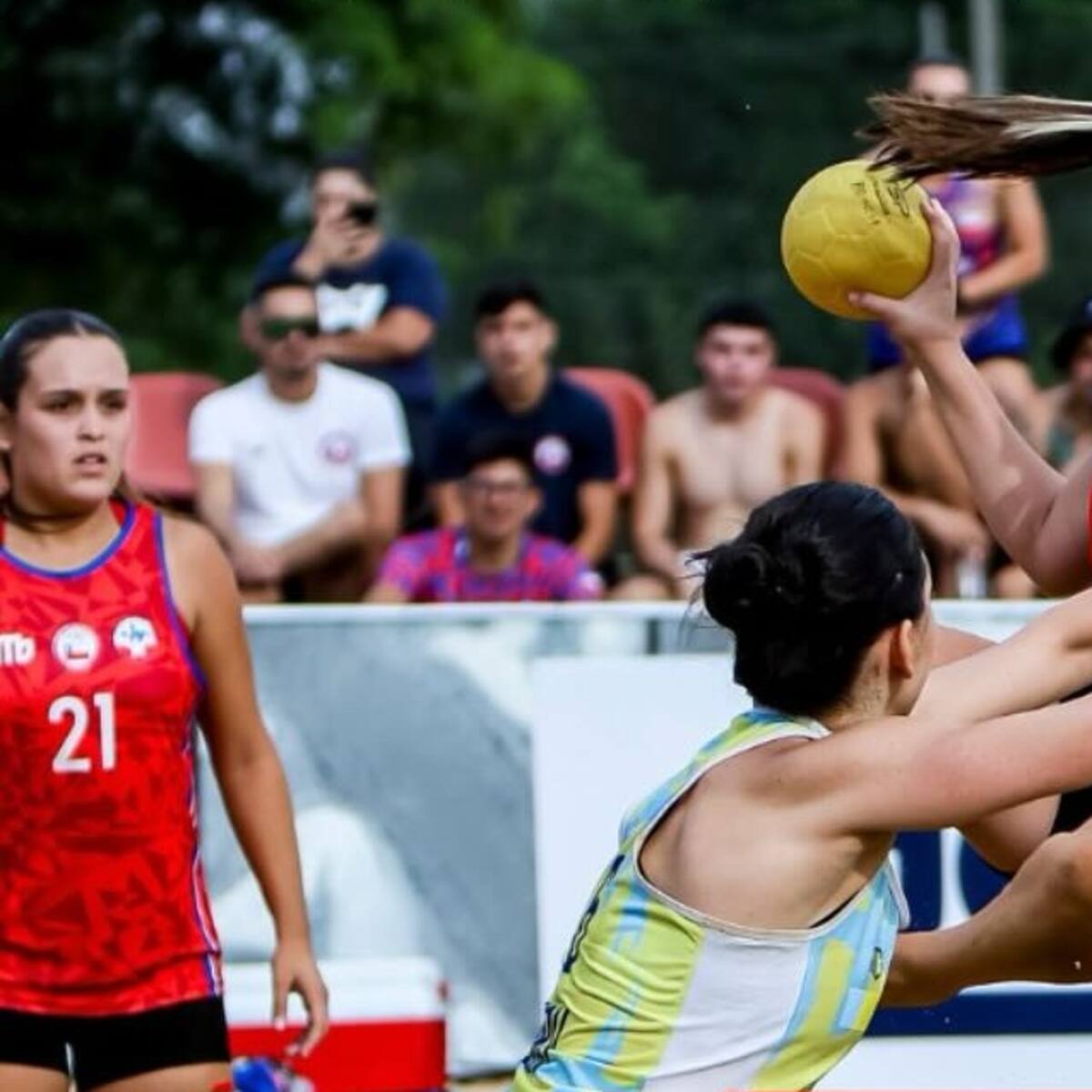 Tras malentendido con jugadores: Chile finalmente participará en torneo clasificatorio al Mundial de Balonmano Playa