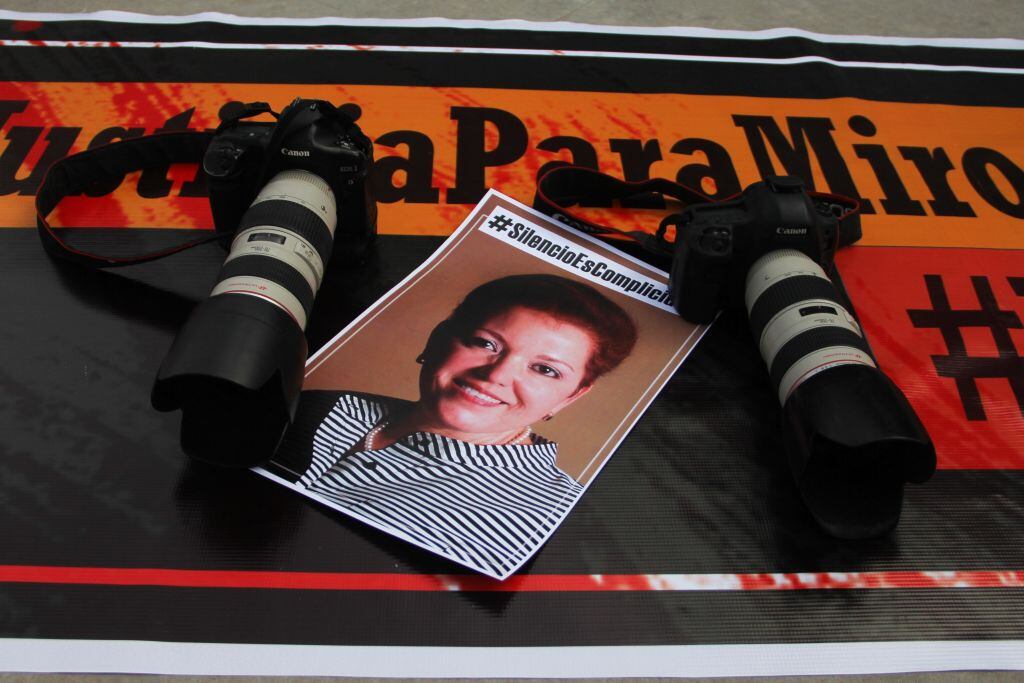 Manifestación por el asesinato de Miroslava Breach ante la alcaldía de Ciudad Juárez