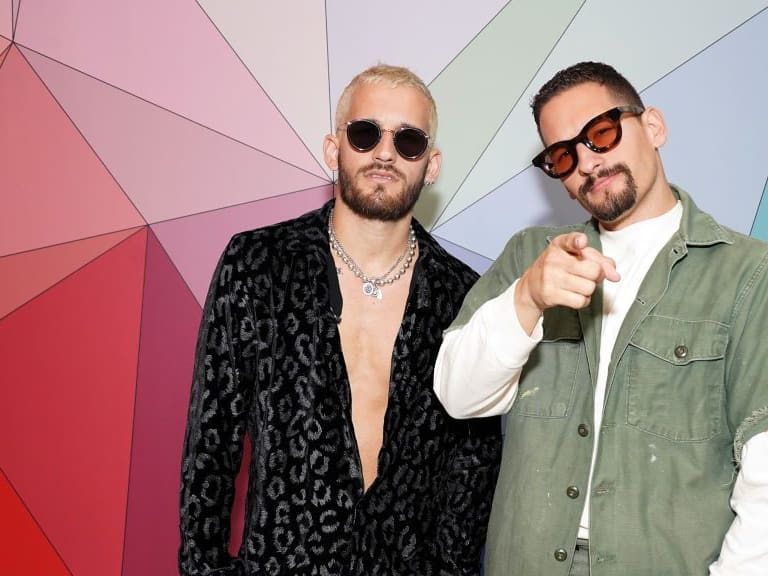 Integrante de «Mau y Ricky» reveló que se encuentra en cuarentena tras contagio por Covid-19