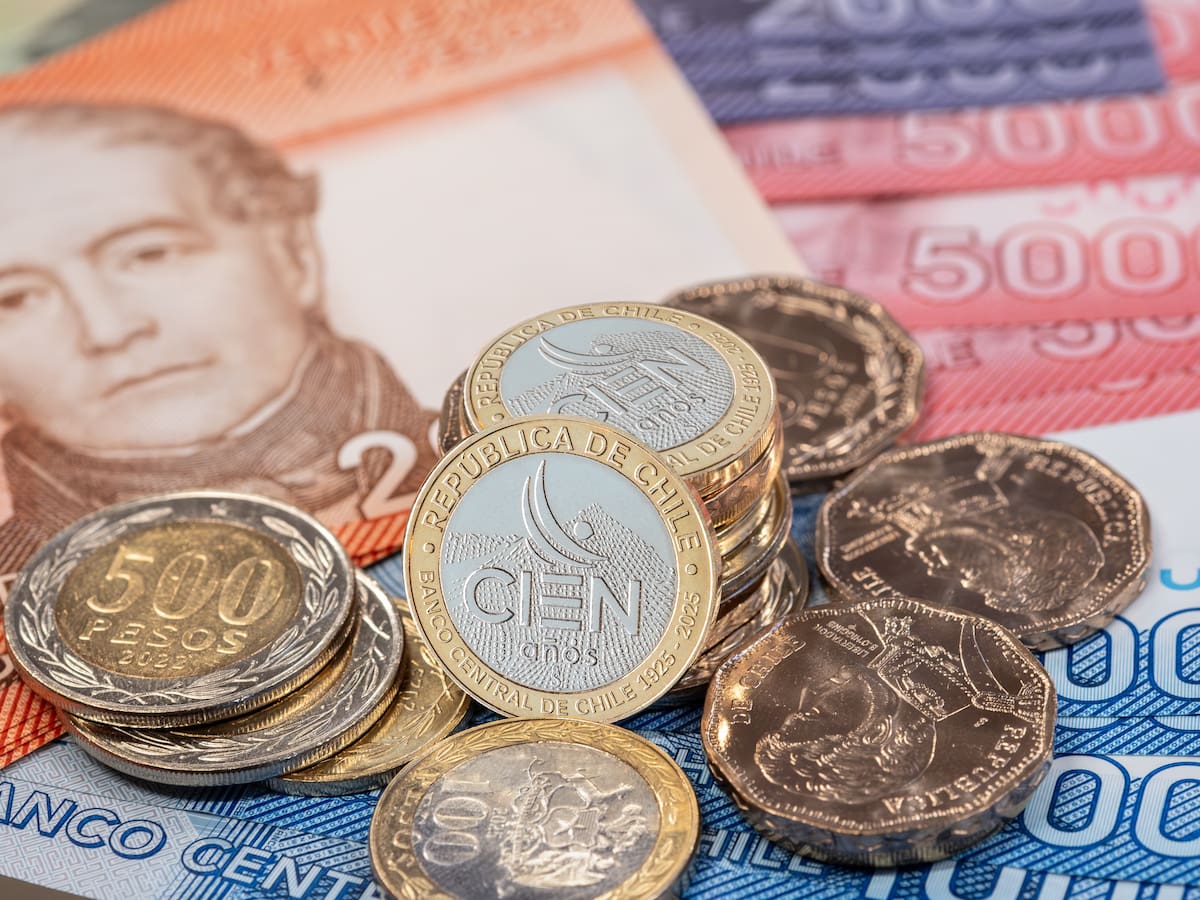 Nueva moneda de $100 en Chile: cuándo comenzará a circular y qué pasará con las antiguas acuñaciones