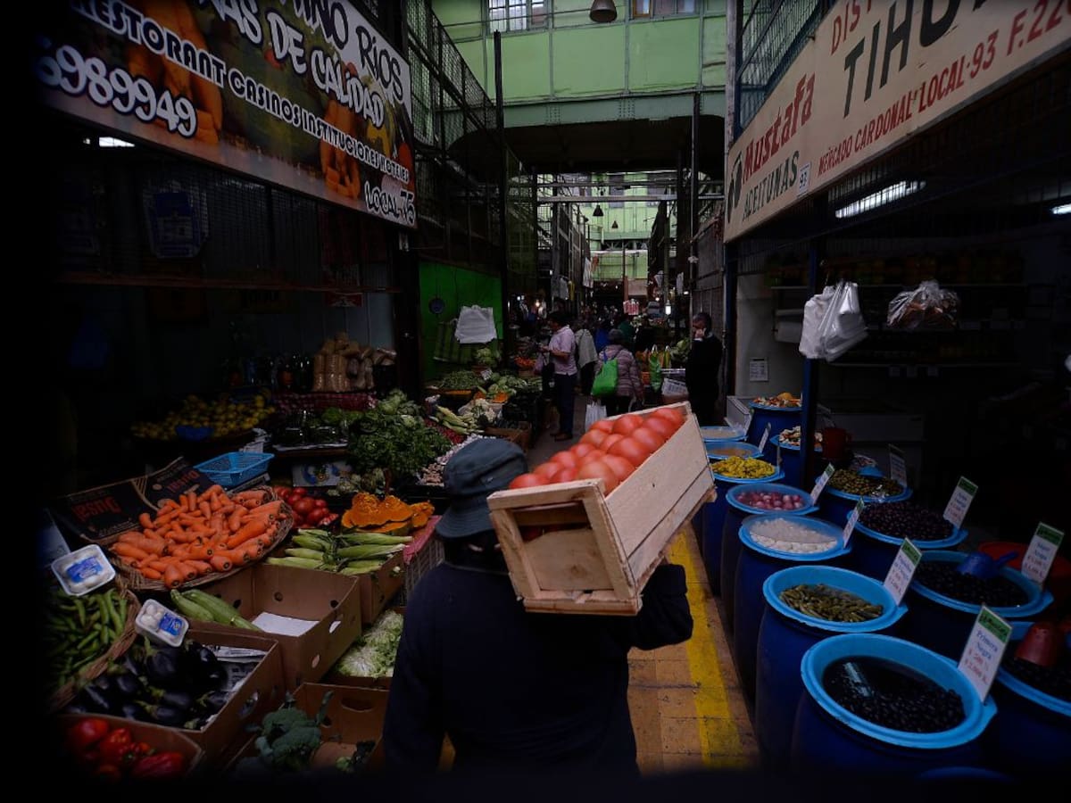 Explota el boom de las ferias libres en Chile: así aumentaron y esto es lo que ganan los feriantes en 2025