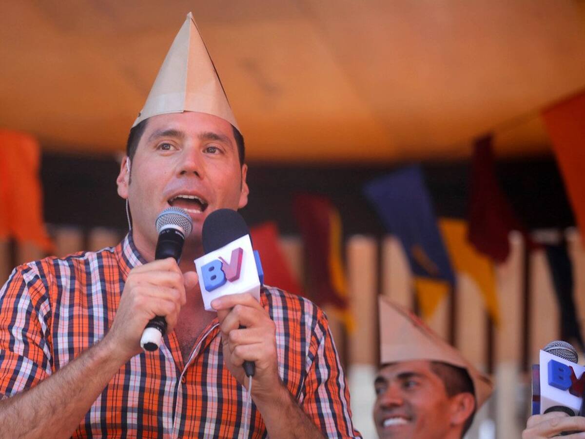 No le quedó otra: Pancho Saavedra se terminó autotroleando por los memes de «Lugares que hablan»