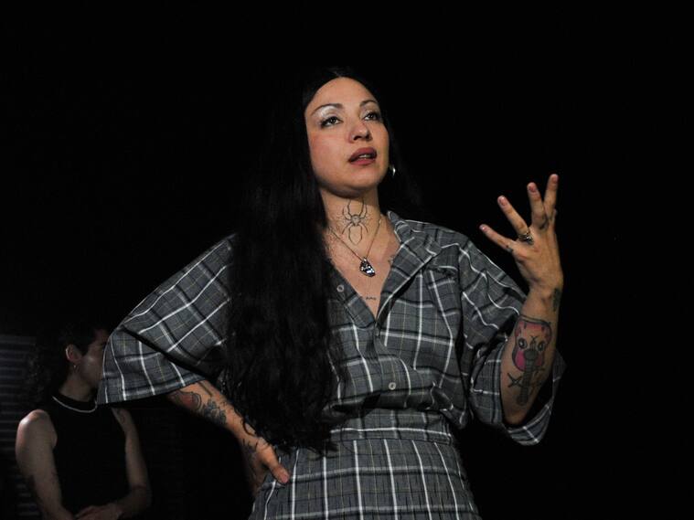 29 DE OCTUBRE DEL 2024 / SANTIAGO
La artista visual y cantautora chilena, Mon Laferte, da a conocer adelantadamente la exposición Autopoiética que abrirá sus puertas el 30 de octubre en el Centro Cultural Matucana 100.
FOTO: VICTOR HUENANTE / AGENCIAUNO