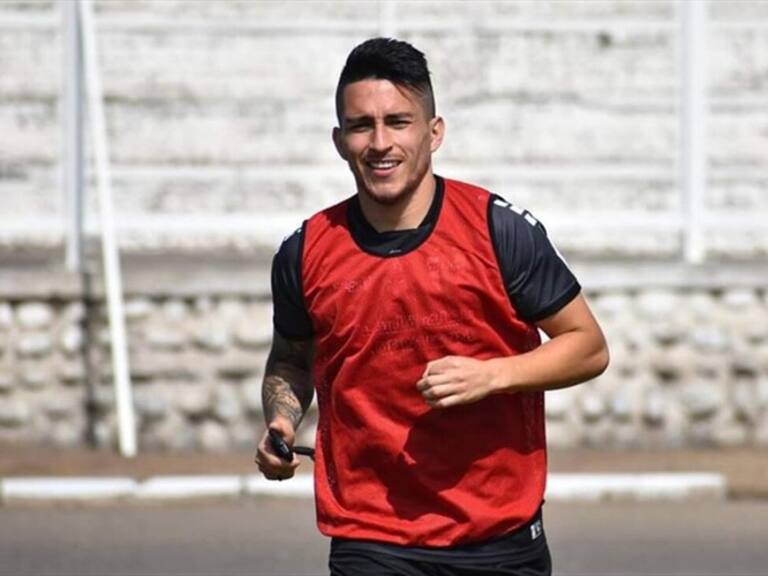 Bryan Carrasco fue presentado como nuevo refuerzo de Palestino