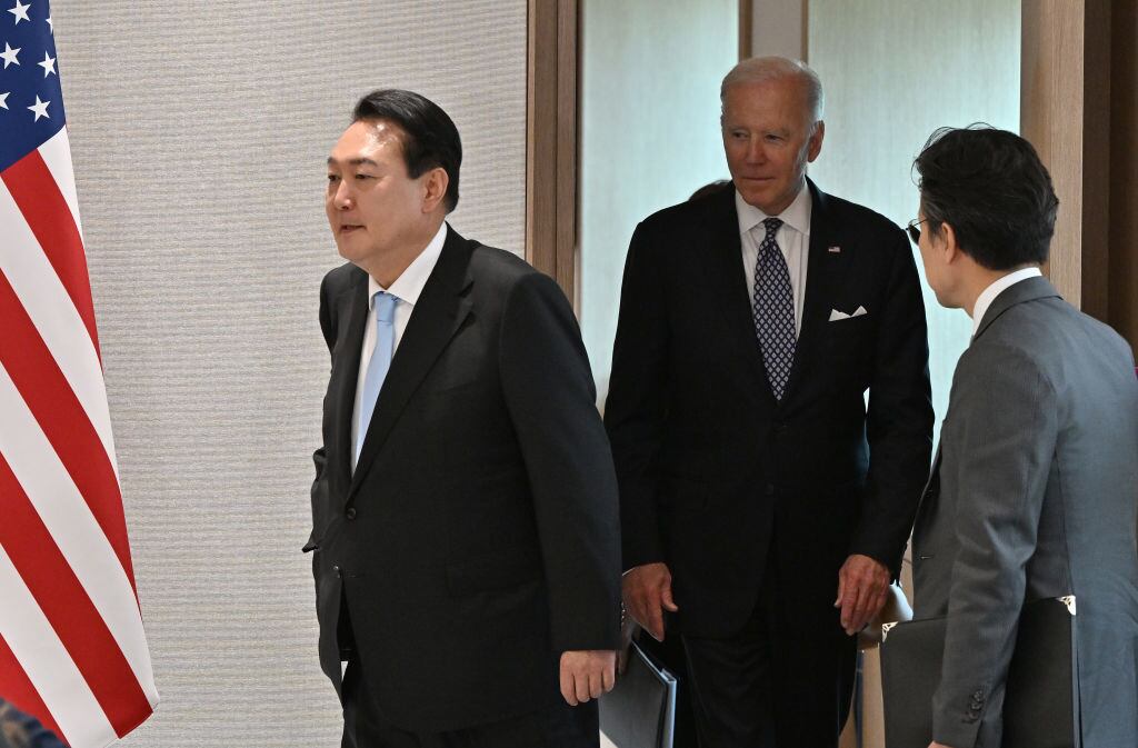 Los presidentes de EEUU Joe Biden y de Corea del Sur Yoon Suk Yeol
