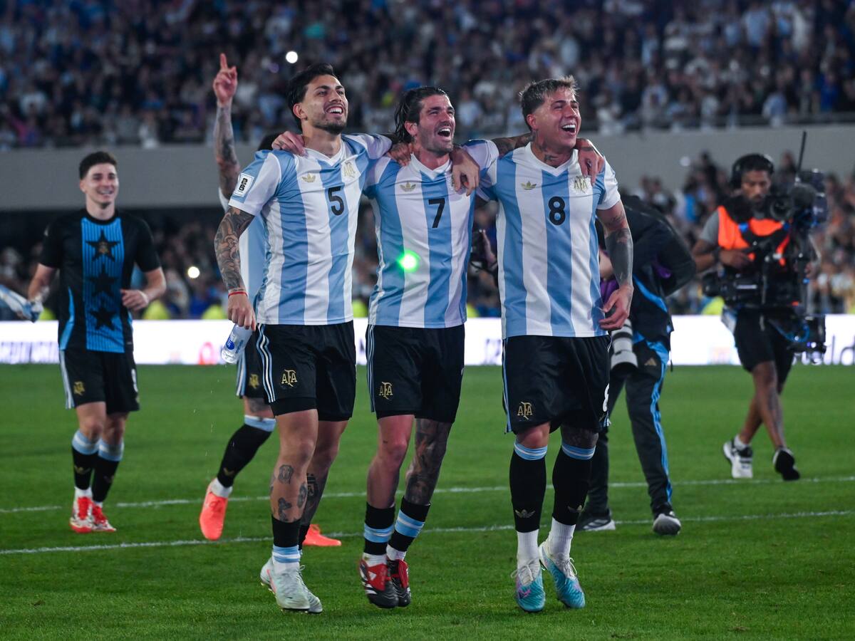 Argentina llega a Chile con algunas bajas que dejan en duda su once titular