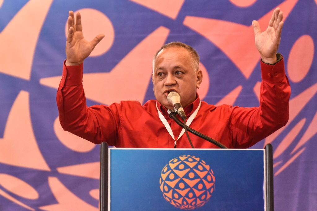 El diputado venezolano Diosdado Cabello habla en un evento internacional