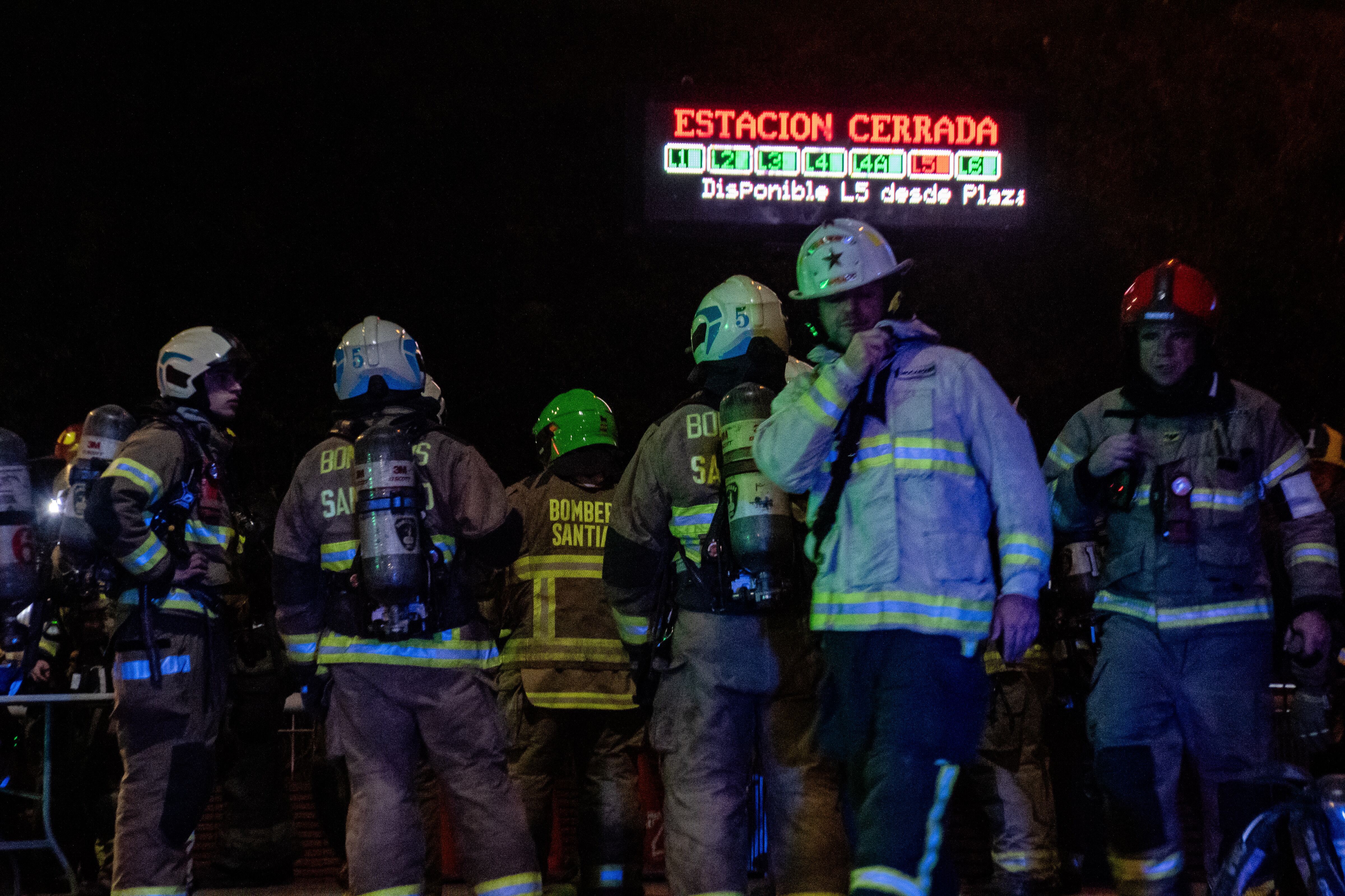 Incendio afecta Metro en estación Santa Isabel