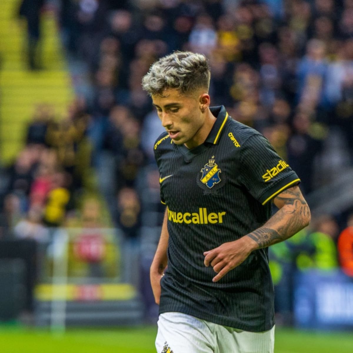 AIK vs Mjällby: a qué hora juegan, qué canal transmite y cómo ver a Lucas Assadi en Chile